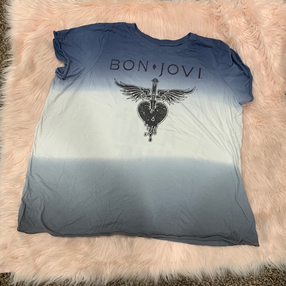 Torrid shirt the vinyl icons